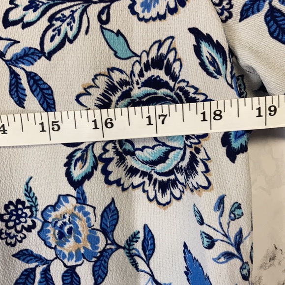 Fourteenth Place: Floral Cold Shoulder Top| Sz M - Picture 11 of 11